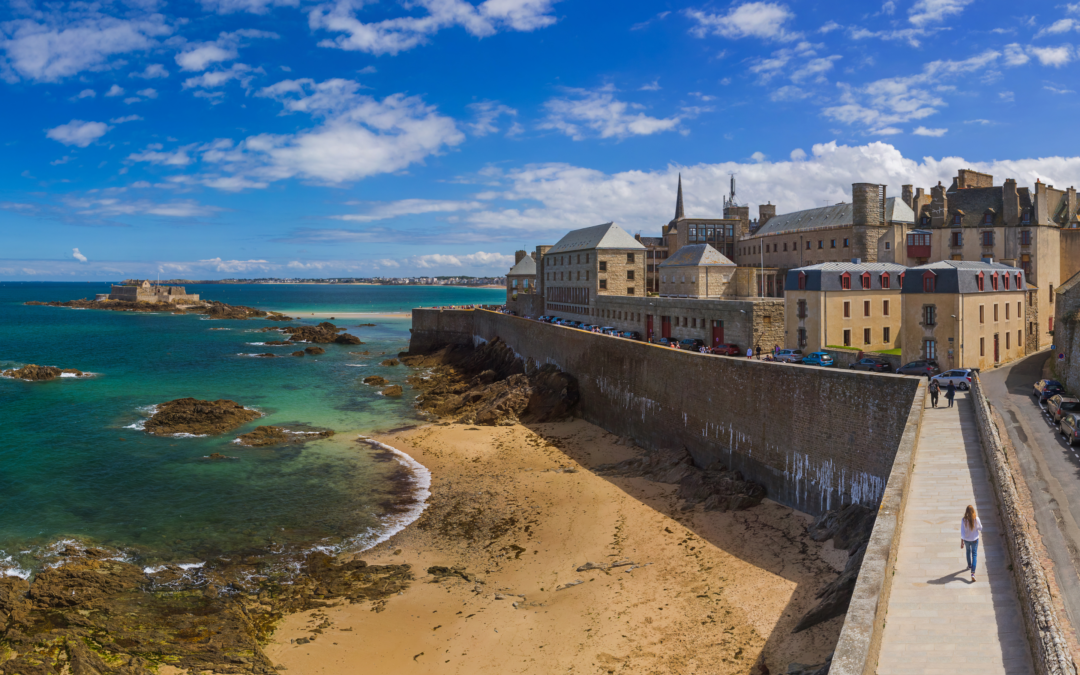 Saint-Malo : comprendre les réglementations applicables à la location saisonnière